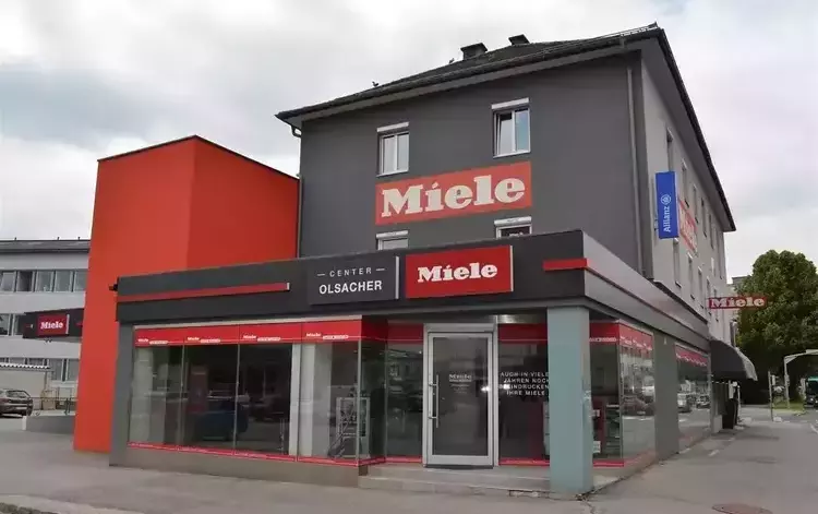 Das Miele Center Olsacher in Villach aus der Ferne.